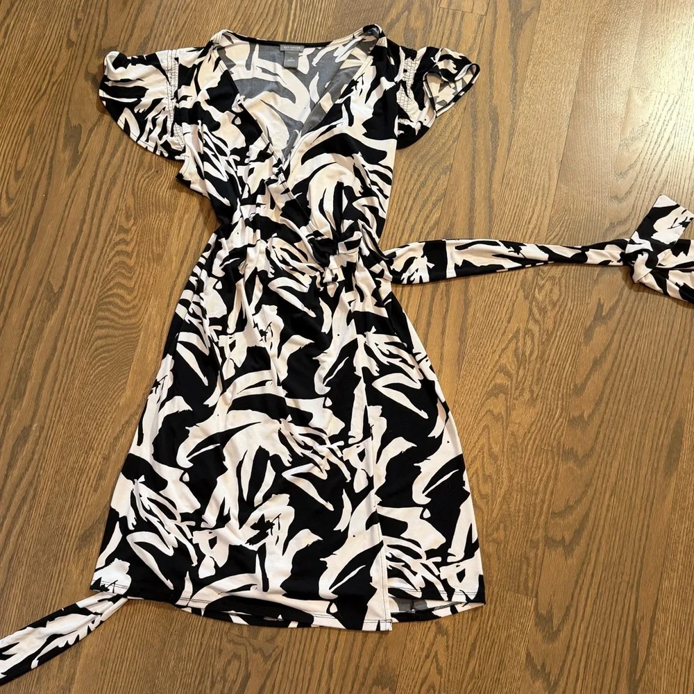 Ann Taylor Black and White Midi wrap Dress - Picture 3 of 5